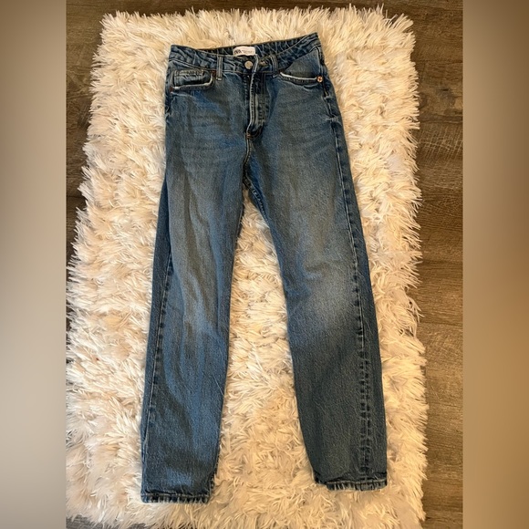ZARA mom high rise jeans no rips - Picture 1 of 4